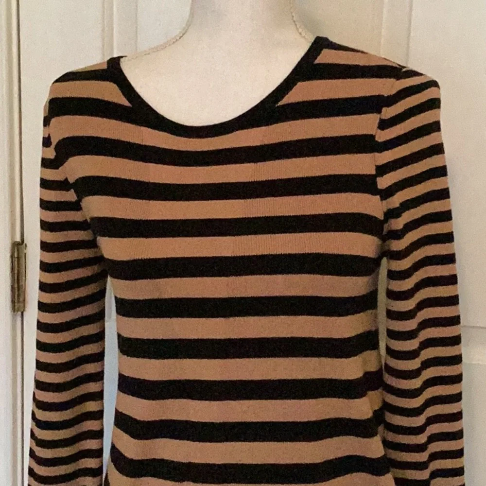 Cabi Black & Tan Striped Sweater w/ Ruffle on Cuff Top & Thumbhole Cuffs - Picture 2 of 9